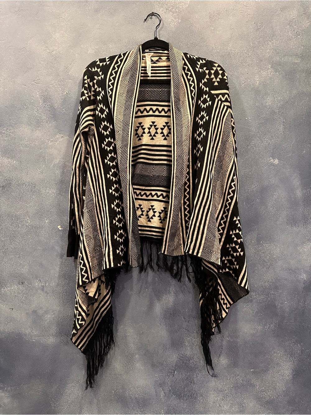 NY Collection Black & Cream Aztec Fringe Open-Front Poncho